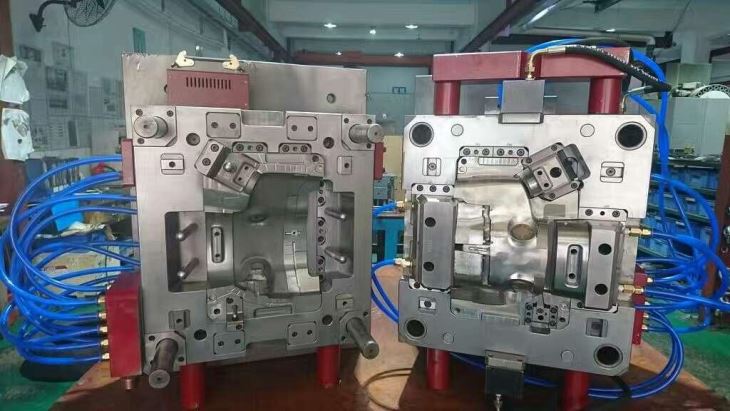Hight Precision main case Cetakan Injeksi Plastik Dua Tembakan