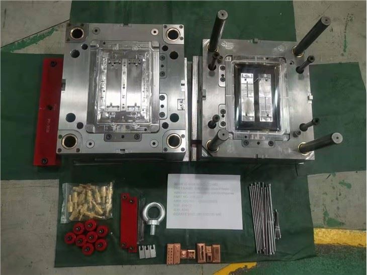 Cina Injeksi Plastik Sikat Gigi Mold Pembuat Lebih Dari Pembuatan Cetakan